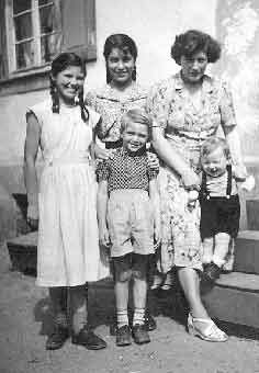 Doris, Gunda, Bernd, Mutter Luise, Dieter
