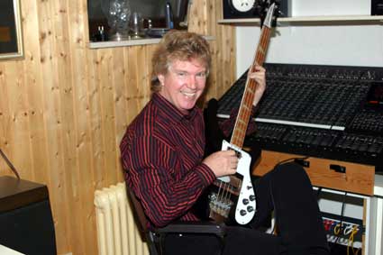 Mit dem Eloktrobass im Studio